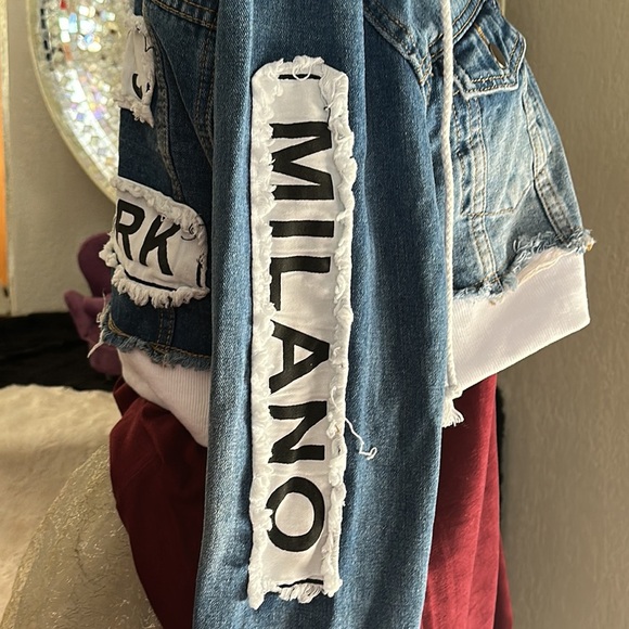 Stylish fashion icon CROP Jean Jacket - Picture 3 of 11